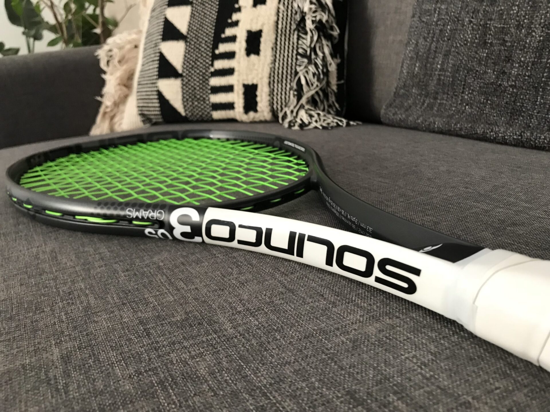 Solinco Shadow 305 Racquet Review - Tennisnerd racquet reviews
