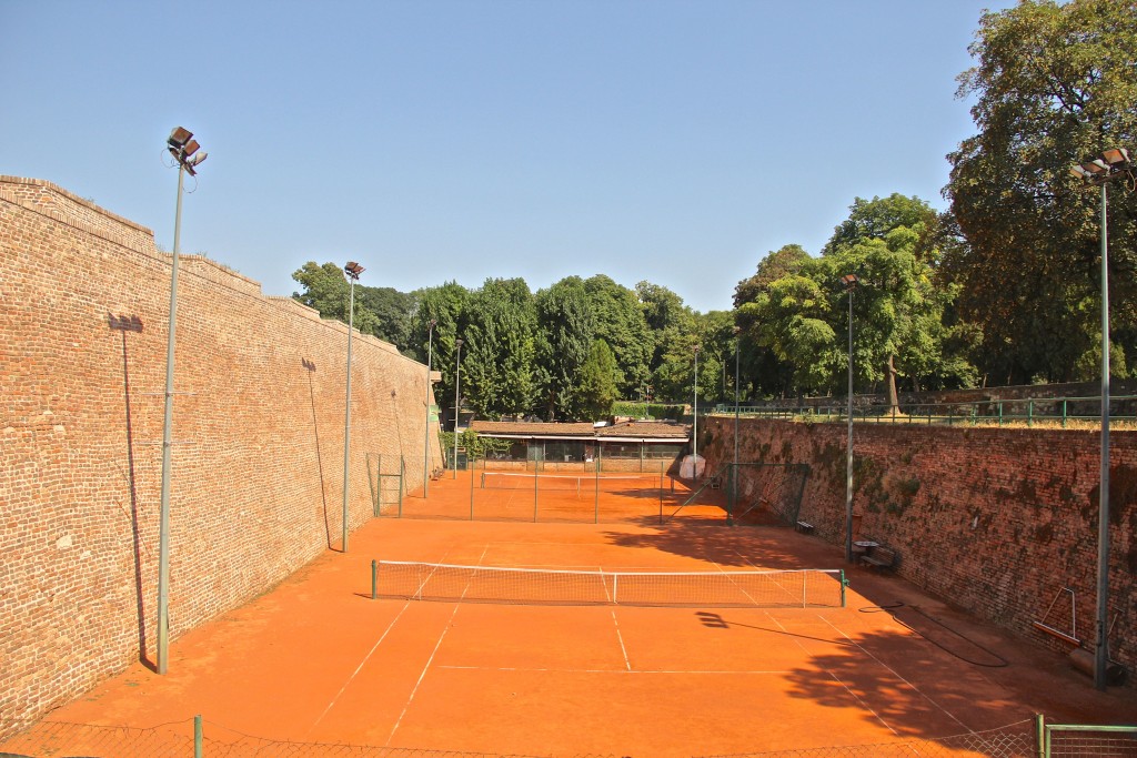 clay-tennis-courts