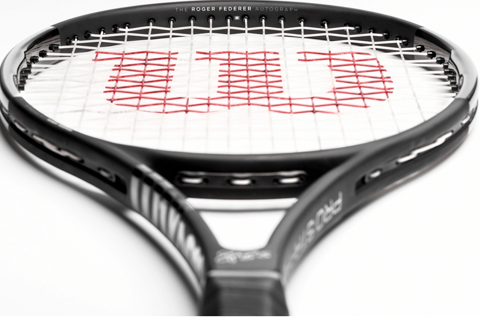 New racquet for Federer - all black - Tennisnerd.net