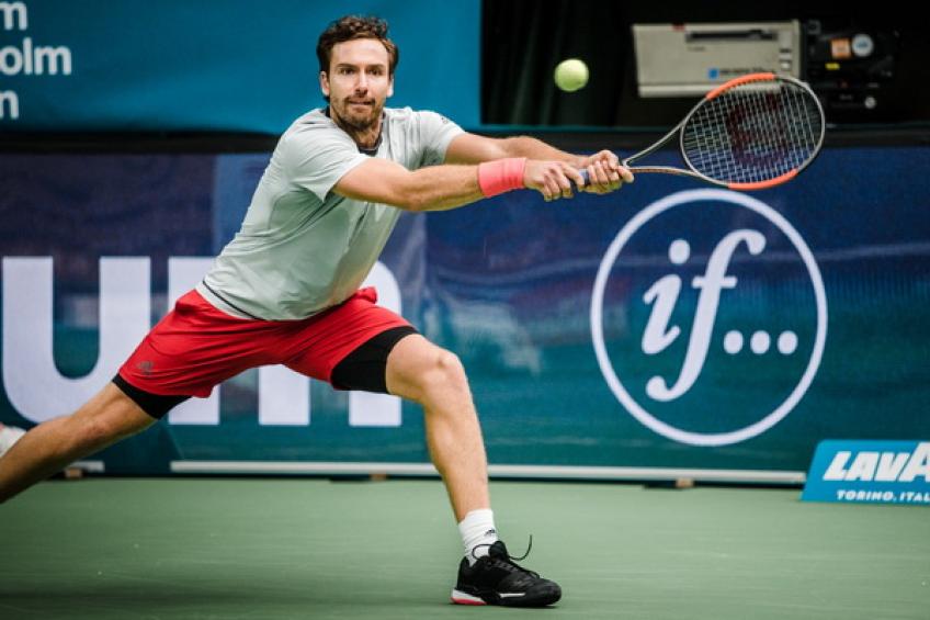 Ernests Gulbis tennis racquet