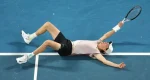sinner on court