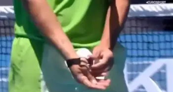alcaraz removing whoop device