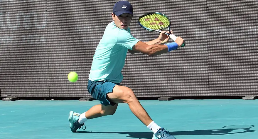 Seong-Chan Hong's Racquet
