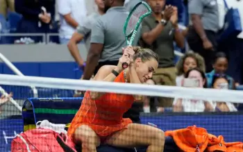 sabalenka racket smash